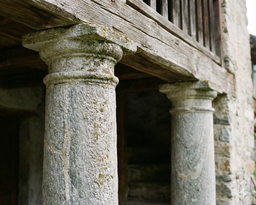 Colonne rotonde caratteristiche