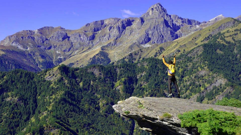 Escursione al Monte Colombano: panorama mozzafiato